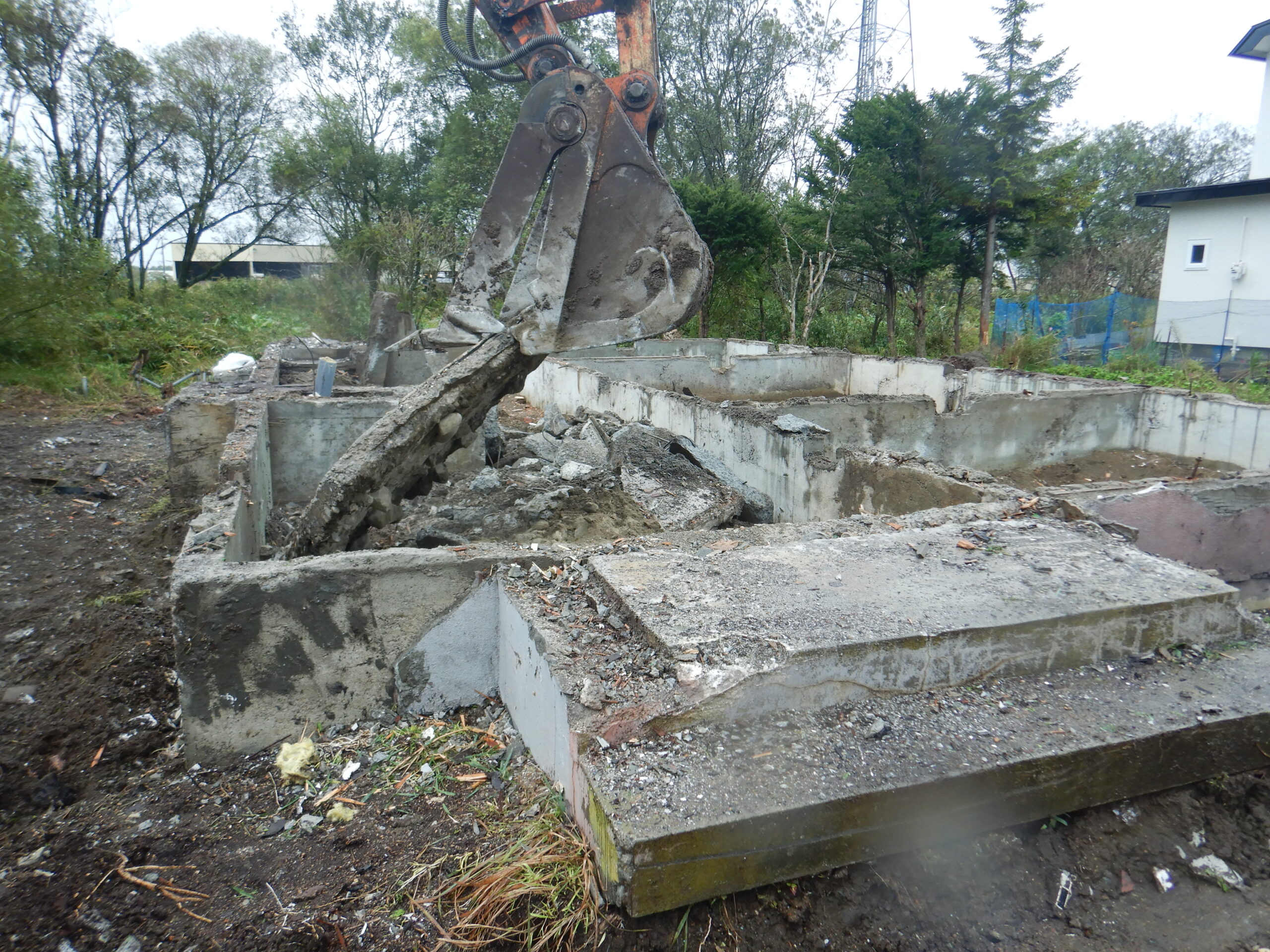 基礎ｺﾝｸﾘｰﾄ解体