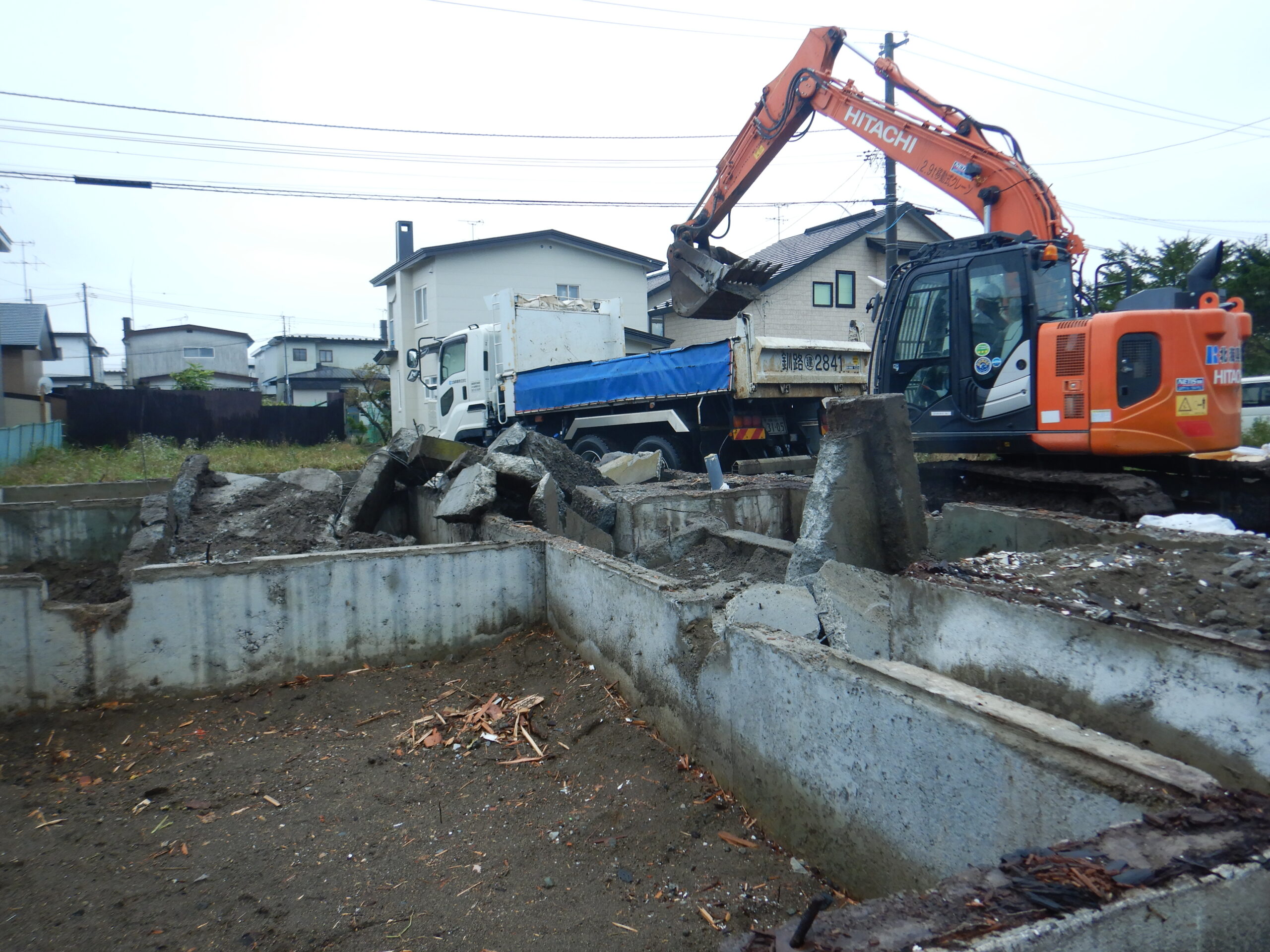 基礎ｺﾝｸﾘｰﾄ積込み